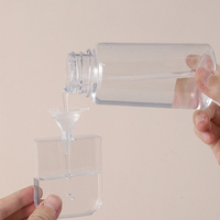 Botella de Perfume de Plástico Personalizable de 35ml 45ml 50ml, Cuadrada, Vacía, con Pulverizador, Tapa Antiderrames y Llavero para Uso Diario