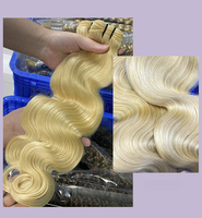Lots de Cheveux Humains Vierges Remy Vietnamiens en Gros # Blond Platine 613 Ondulé 18-26 Pouces Super Double Drawn Tricoté à la Main Monobloc