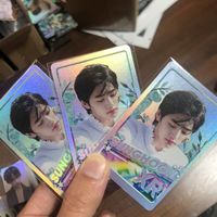 Carte photo K-pop personnalisée Lomo imprimée UV avec effet laser Holo pour les occasions d'anniversaire Style carte postale-musique et amour