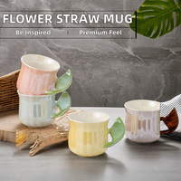 Mug kopi keramik bentuk bunga kreatif, desain minimalis lucu dengan sendok