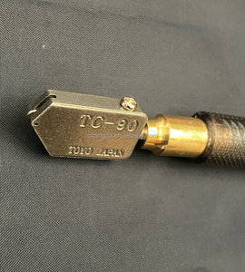 <span class=keywords><strong>Coupe</strong></span>-<span class=keywords><strong>verre</strong></span> industriel à <span class=keywords><strong>pointe</strong></span> <span class=keywords><strong>diamant</strong></span>ée, rempli d'huile, Toyo TC90, gris foncé, épaisseur 3-12 mm - Product Image 3