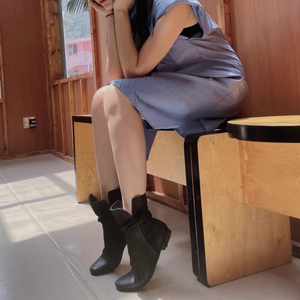 Stivali piatti <span class=keywords><strong>comodi</strong></span> in vera pelle personalizzati per dropshipping, scarpe da <span class=keywords><strong>donna</strong></span>, stivaletti corti in stile retrò per signore - Product Image 6