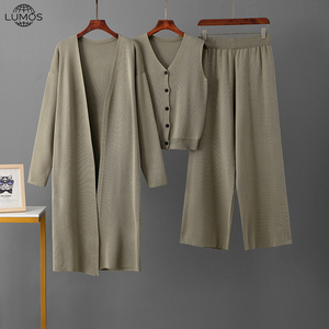 Ensemble de salon tricoté trois pièces mode printemps-automne <span class=keywords><strong>pour</strong></span> <span class=keywords><strong>femme</strong></span> : pull, cardigan, veste et gilet polyvalent – Vêtements <span class=keywords><strong>pour</strong></span> <span class=keywords><strong>femme</strong></span> <span class=keywords><strong>pour</strong></span> grossistes - Product Image 2