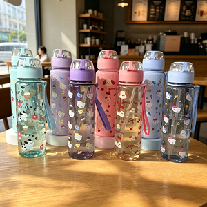 Botellas de Agua de Plástico Ecológicas de 700 ml, Impresas con Diseños Coloridos y Lindos, Equipadas con Pajita y Cuerda Portátil - Product Image 2