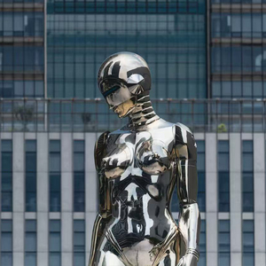 Sculpture Moderne Abstraite en Acier Inoxydable, Figurine de Robot Féminin 3D, Thème Mode, Couleur Personnalisée, Faite à la Main pour l'Art - Product Image 1