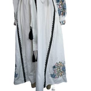 เดรสยาวสไตล์โบฮีเมียนวินเทจสำหรับผู้หญิง แขนยาว ปักลาย คอวี สายคล้องไหล่ ทรงหลวม - Product Image 6