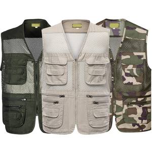 سترة خارجية عالية الجودة بشعار مخصص، سترة رجالية تسمح بالتهوية مع جيوب متعددة - Product Image 2