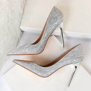 Chaussures habillées élégantes de luxe pour femmes à talons aiguilles avec paillettes, confortables et douces pour les dîners d'été et les mariages - Product Image 4