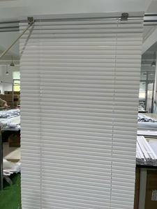 Tende a Pannello Manuali <span class=keywords><strong>per</strong></span> <span class=keywords><strong>Finestre</strong></span>, Oscuranti Orizzontali 100%, Tende in Plastica Bianca da 1 Pollice - Product Image 2