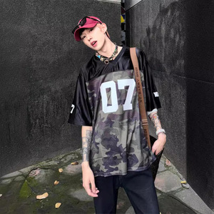 Camiseta Casual Masculina Camuflaje Manga Corta Estilo Americano Secado Rápido Cuello en V 07 - Product Image 2