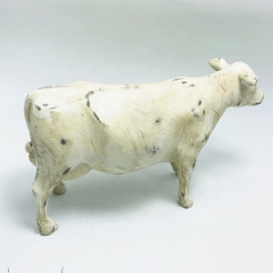 Personalizado resina ganado estatuilla hogar decoración personalizada <span class=keywords><strong>3D</strong></span> <span class=keywords><strong>vaca</strong></span> polyresin - Product Image 3