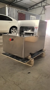 Presse à viande automatique en acier inoxydable à haute efficacité, presse à viande automatique pour tous types de viande avec alimentation hydraulique - Product Image 6