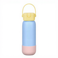 Bouteille d'eau sport isotherme en acier inoxydable de 740 ml avec paille et bec contrastant, portable