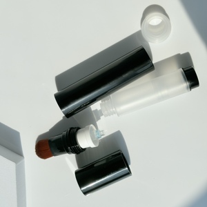 Fourniture de bouteilles d'emballage cosmétiques Bouteilles sous vide en lotion PP Bouteilles pulvérisatrices de 12ml 20ml avec pinceaux de maquillage, - Product Image 2