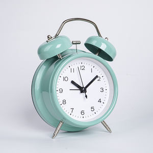Reloj con campana de Metal de doble anillo de 4 pulgadas, <span class=keywords><strong>alarma</strong></span> de sonido grande con retroiluminación, diseño tradicional, pantalla de aguja de movimiento de cuarzo - Product Image 3