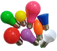 Vente en gros d'ampoules LED A19 A60 CMS multicolore économie d'énergie décoration de Noël corps en aluminium avec culot E27 5W éclairage de vacances