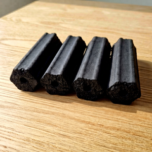Briquetas de Carbón de Cáscara de Coco de Alto Valor Calorífico (5400-7500 Kcal/kg), Hechas a Máquina, Forma Hexagonal, Larga Duración, para Barbacoa - Product Image 1