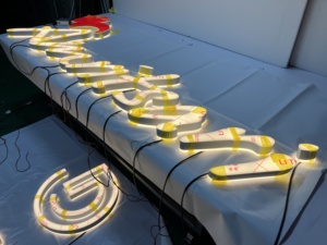 Tùy chỉnh 3D ngoài trời <span class=keywords><strong>LED</strong></span> biển hiệu cho quảng cáo kinh doanh điều khiển từ xa nguồn ánh sáng DC Cung cấp điện cho các trường học cửa hàng thanh - Product Image 4