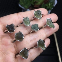 Pendentif en forme d'escargot en quartz naturel poli, cristal de guérison en météorite verte tchèque, breloque de collier plaqué argent, vente en gros