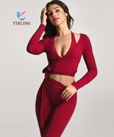 Ensemble de yoga pour femmes OEM en gros – Soutien-gorge à fines bretelles noir et blanc, short taille haute – Tenue de sport de yoga de haute qualité