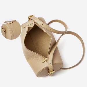 Pronto per la spedizione di buona sacchetti a cuscino in vendita per le donne del cuoio genuino di vendita - Product Image 6