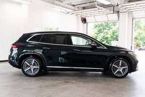 Vente en gros de voitures d'occasion EQS FWD en cuir foncé, ACC, SUV 4 portes, conduite à gauche, toit ouvrant - Product Image 4