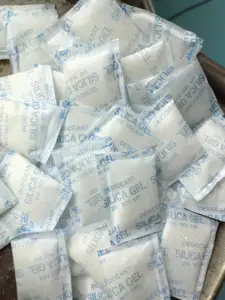 Bán nóng tùy chỉnh hạt silica gel trắng tinh thể số lượng lớn silica gel hút ẩm 1-3mm, 2-5mm