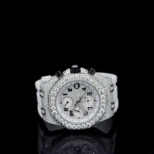 Reloj de Cuarzo con Moissanita Sofisticado, Diseño Elegante y Atemporal con Brillo Radiante y Mecanismo de Cuarzo Confiable para Uso Diario - Product Image 1
