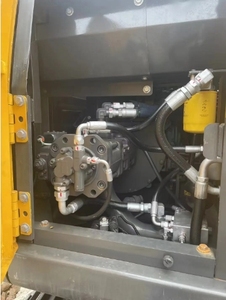 Excavadora de cadenas Volvo EC140 de alto rendimiento, 14 toneladas, modelo 2016, cucharón de 1.1m, 119 kW de potencia, componentes hidráulicos originales usados - Product Image 6