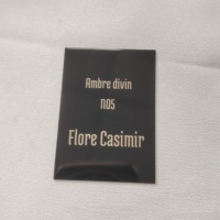 Étiquettes métalliques personnalisées en relief pour flacons de parfum, de soins de la peau et de bougies - Étiquettes d'emballage imperméables avec logo personnalisé imprimé