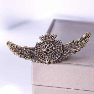 Ding <span class=keywords><strong>Yi</strong></span> เข็มกลัดเคลือบโลหะแบบนิ่มสำหรับโลโก้ที่ออกแบบได้ตามต้องการสำหรับมืออาชีพ - Product Image 5