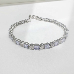 Bracelet classique géométrique en argent sterling 925, plaqué or, zirconias colorées, style tennis, pour filles, idéal pour les soirées. - Product Image 1