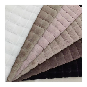 GRS reciclado 100 poliéster 5CM cuadrado Jacquard a cuadros tela de pelo de conejo para Otoño Invierno ropa de mujer Manta - Product Image 1