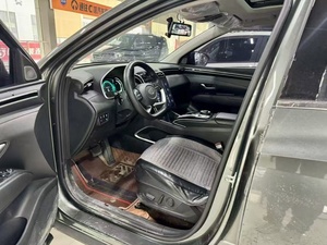 <span class=keywords><strong>Tucson</strong></span> L 1.5T DCT GLX Elite Edition <span class=keywords><strong>2022</strong></span>, Auto Usado, 28000 km, Exterior <span class=keywords><strong>Gris</strong></span>, Volante a la Izquierda, Transmisión Manual - Product Image 4