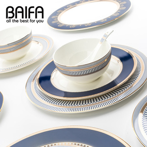 Assiettes de banquet en porcelaine fine de 10 pouces, style nordique vintage royal, avec décalcomanie et bordure dorée, pour restaurants, élégantes, vente en gros - Product Image 4