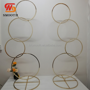 Arco de Metal Dorado para Decoración de Bodas, Soporte Circular para Centros de Mesa - Product Image 1