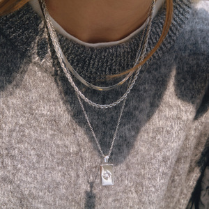 Collar de cadena de acero inoxidable de tres capas con colgante de estrella cuadrada para regalo - Product Image 3