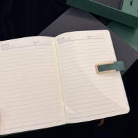 Cuaderno de Tapa Dura de Cuero con Encuadernación en Espiral de Nuevo Diseño, 100 Hojas Sueltas, Impresión de Logotipo Personalizado, Juego de Regalo con Bolígrafo
