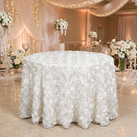 Nappe 3D Rose en Gros, Housse de Table Personnalisée Blanc Ivoire pour Événements de Mariage