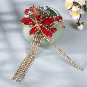 Épingle à cheveux rouge faite à la main de style antique, coiffe Hanfu, jupe à volants, cheongsam, épingle à cheveux luxueuse pour chignon avec pompons. - Product Image 1