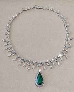 Elegante Collar Lariat de Plata 925 con Moissanita Estilo Esmeralda Verde, Piedras Blancas con Corte de Pera, Regalo de Boda para Ella, Joyería de Lujo - Product Image 3