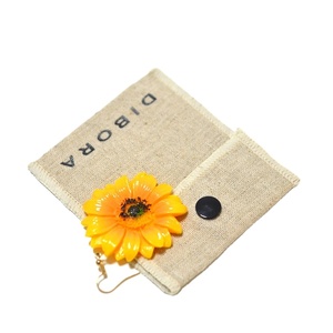 Bolsa de Joyería con Botón y Logotipo Impreso Personalizado, de Lona de Algodón Natural Ecológica - Product Image 5