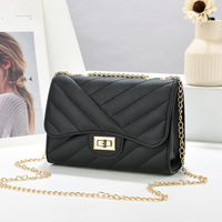 Sac à bandoulière matelassé classique avec chaîne, sac à main de luxe à points en V avec fermoir tournant doré, petit sac à rabat tendance pour femme