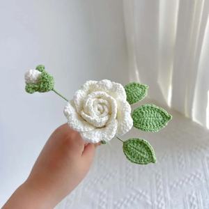 Handgefertigter Häkel-Rosenstrauß aus Baumwolle mit Sonnenblumen für Hochzeiten und Festliche Tischdekoration - Product Image 3