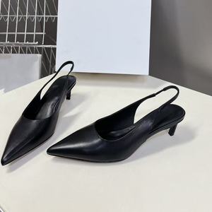 รองเท้าส้นสูงหัวแหลมประดับเพชร  แบบสายรัดเส้นเดียว  สำหรับผู้หญิง  ดีไซน์หรูหรา  เหมาะสำหรับฤดูร้อนและฤดูใบไม้ผลิ - Product Image 1