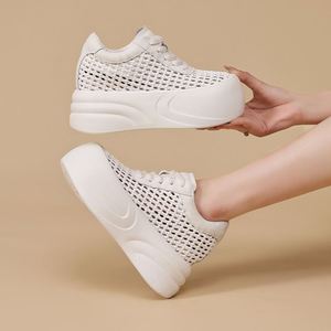 Chaussures décontractées à semelle épaisse de style coréen pour femmes, nouvelle collection 2026, baskets blanches en maille tissée, souples, respirantes et polyvalentes - Product Image 6