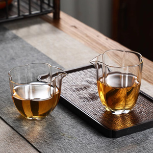 Carafe à thé en verre borosilicate de haute qualité, forme pétale de fleur, distributeur de thé, ensemble de thé Kung Fu, tasse à verser transparente résistante à la chaleur - Product Image 2