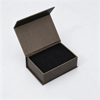 Boîte d'emballage en papier rigide de luxe avec fermeture magnétique personnalisée, boîte à collier avec couvercle rabattable, boîte en papier avec dorure à chaud et impression UV