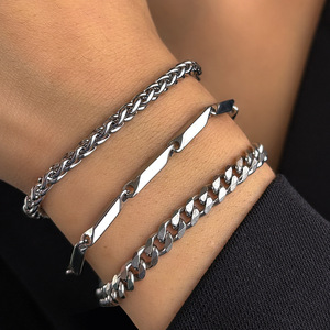Pulsera de Eslabones Cubanos de Acero Inoxidable Chapada <span class=keywords><strong>en</strong></span> <span class=keywords><strong>Oro</strong></span> de 18K, Joyería de Lujo Minimalista, Juego de 3 Piezas para Mujer - Product Image 2