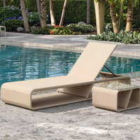 Ensembles de jardin de luxe chaise longue en rotin PE avec aspect bois naturel pour la relaxation en plein air Pation Garden Hotel Balcon